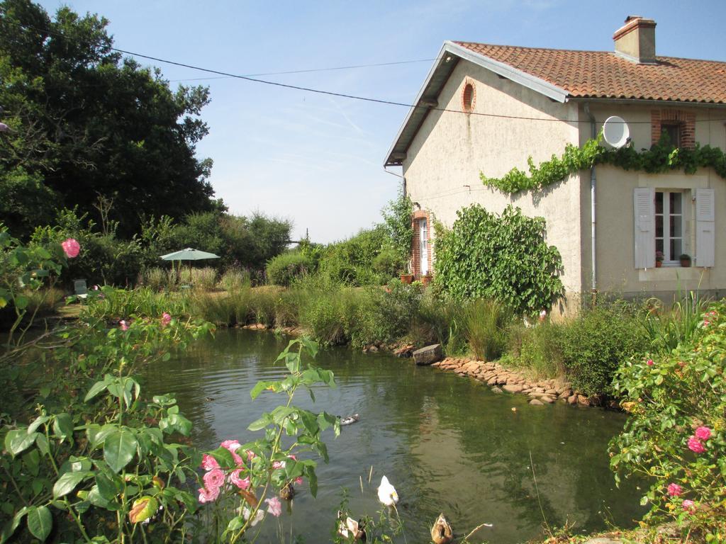 Chez Tartaud Villa Lathus St Remy Екстериор снимка