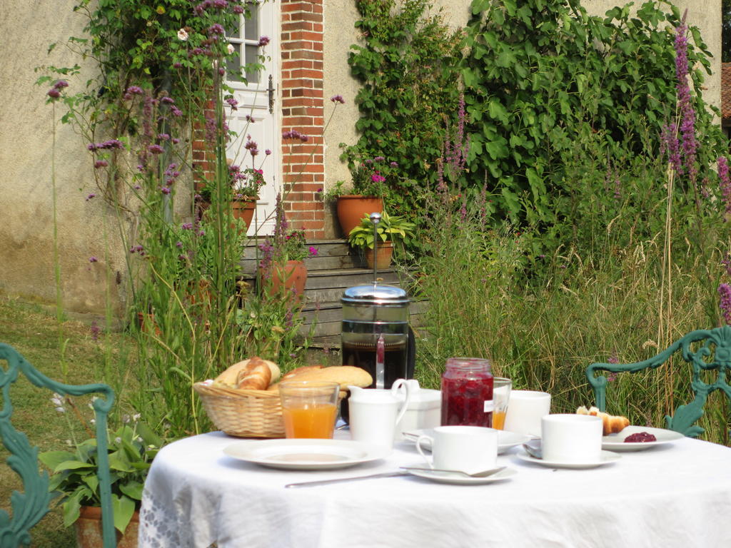 Chez Tartaud Villa Lathus St Remy Екстериор снимка