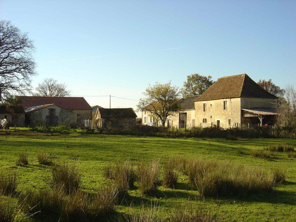 Chez Tartaud Villa Lathus St Remy Екстериор снимка